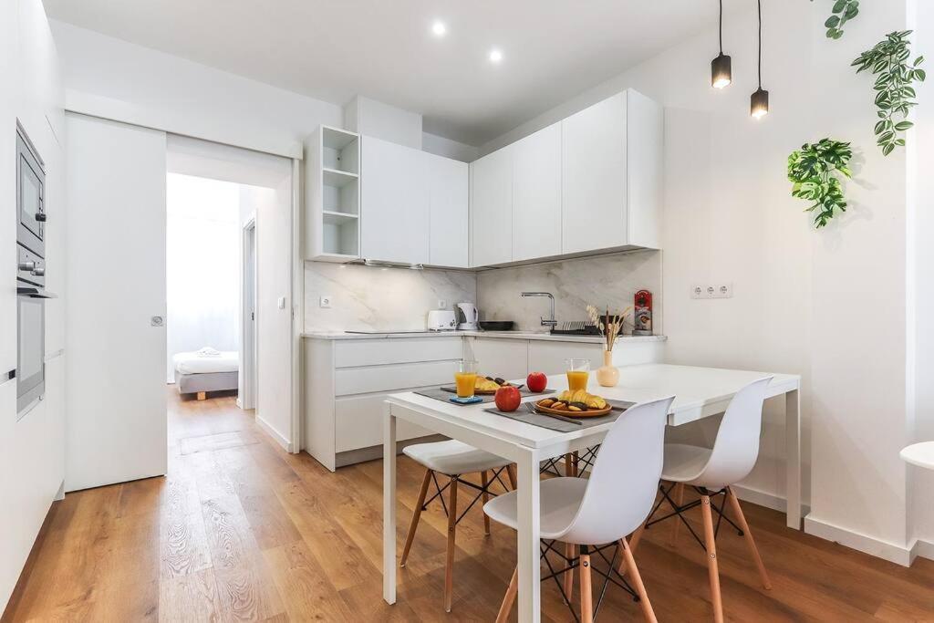 Vita Portucale ! Bright Campo Ourique W/ Terrace Lissabon Exterior foto
